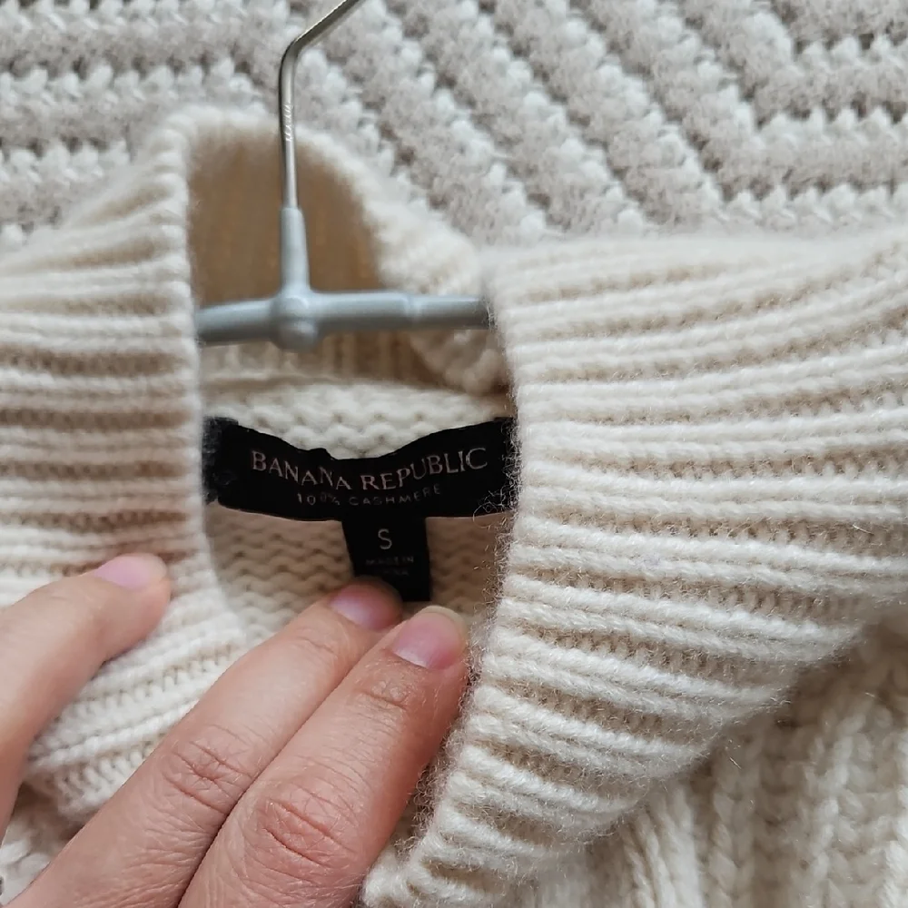 Banana Republic Cream Cable Heavyweight Knit 100% Cashmere Sweater S - Picture 2 of 4